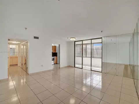 671 NE 195th St #428E, Miami, FL 33179
