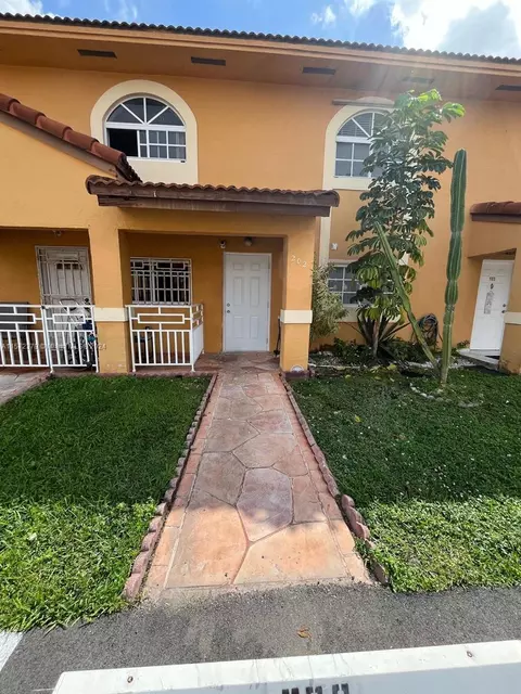 7674 W 34th Ln #8-202, Hialeah, FL 33018