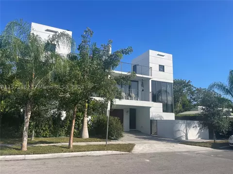 1794 SW 9th St #B, Miami, FL 33135