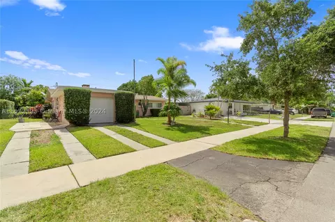 20615 Leeward Ln, Cutler Bay, FL 33189
