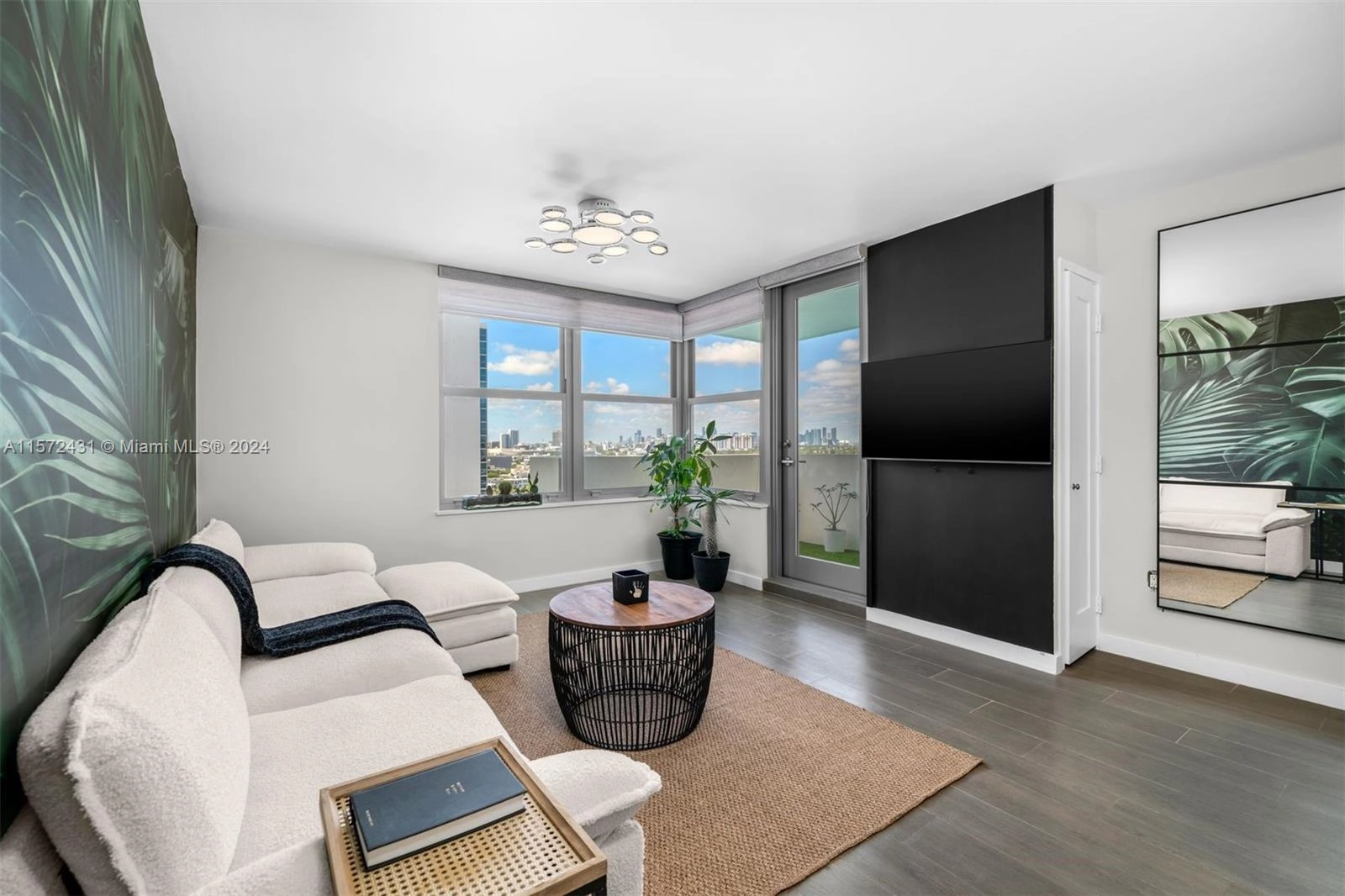 2899 Collins Ave Unit 1624  