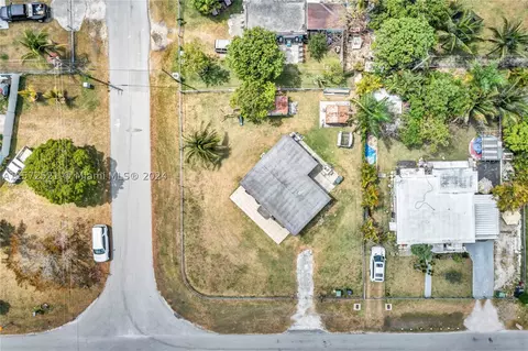 14890 Grant Ln, Homestead, FL 33033