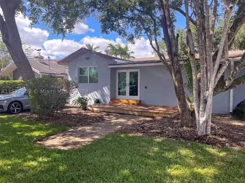 8947 SW 157th St, Palmetto Bay, FL 33157