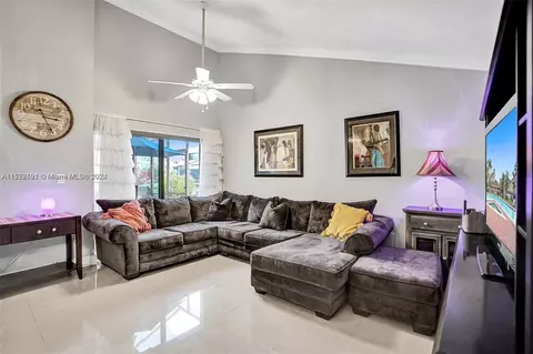 1207 NW 123rd Ter, Pembroke Pines, FL 33026