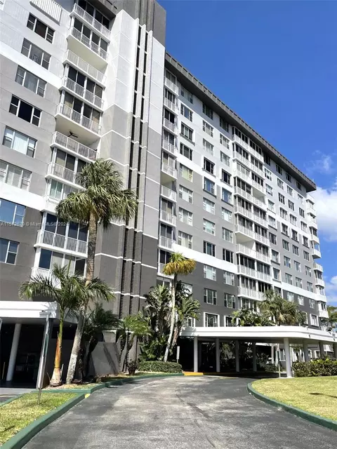 3850 Washington St #907, Hollywood, FL 33021