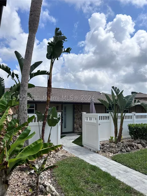 4291 Island Cir #A, Fort Myers, FL 33919