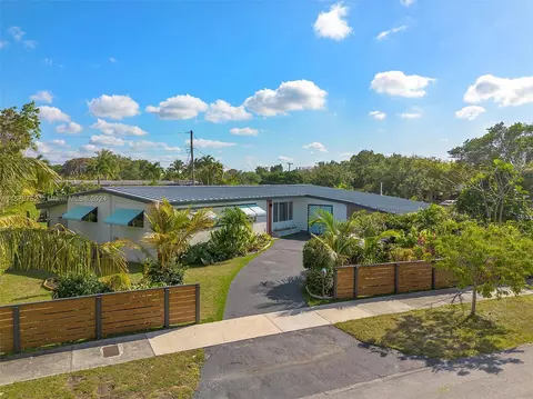 9500 Palm Dr, Cutler Bay, FL 33157