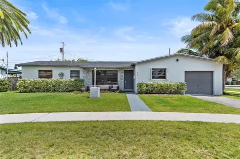 611 NW 17th St, Homestead, FL 33030