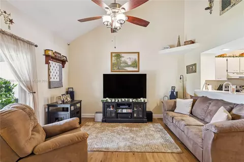 18601 Woodstream Dr #18601, Boca Raton, FL 33498