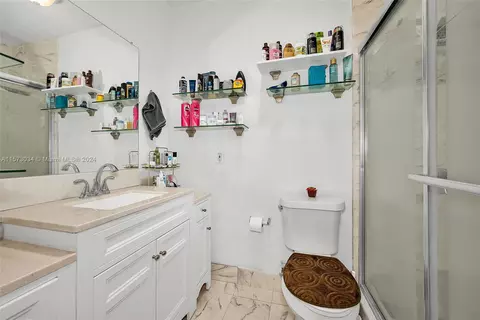 Bath - Undisclosed, Hialeah, FL 33012 photo 1 of 2