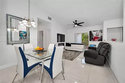 Dining - Undisclosed, Hialeah, FL 33012 photo 3 of 4