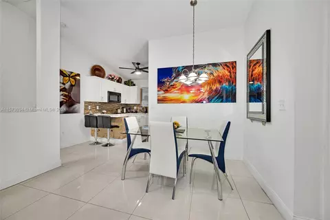 Dining - Undisclosed, Hialeah, FL 33012 photo 2 of 4