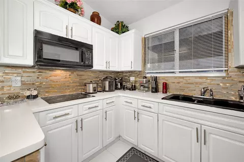 Kitchen - Undisclosed, Hialeah, FL 33012 photo 1 of 3