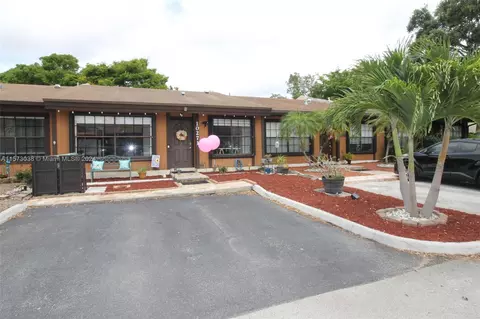 10271 Oleander Ct #., Pembroke Pines, FL 33026