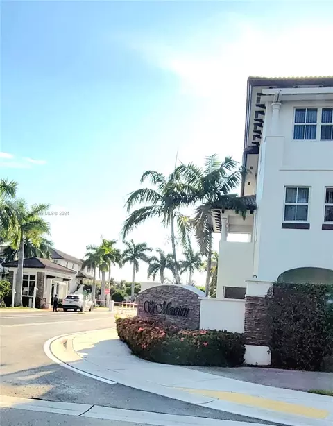 8900 NW 97th Ave #211, Doral, FL 33178