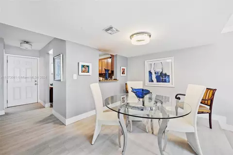 Dining - 11 Olive Dr #H, Hialeah, FL 33010 photo 3 of 3