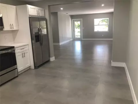 Living - 891 SE 3rd Pl, Hialeah, FL 33010 photo 3 of 3