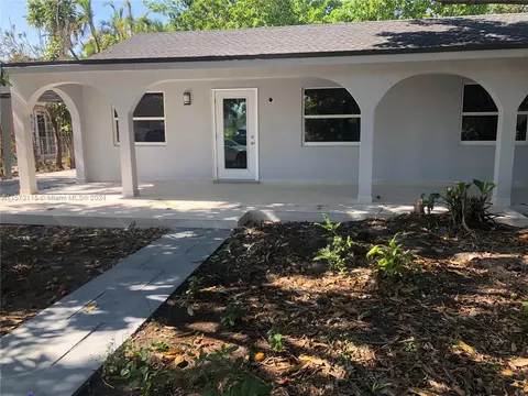 891 SE 3rd Pl, Hialeah, FL 33010
