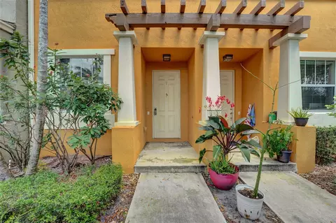 430 Amador Ln #5, West Palm Beach, FL 33401