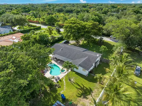 Exterior - 10850 SW 95th St, Miami, FL 33176 photo 1 of 14