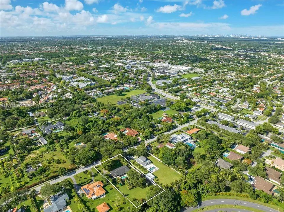 View/Area - 10850 SW 95th St, Miami, FL 33176 photo 8 of 12