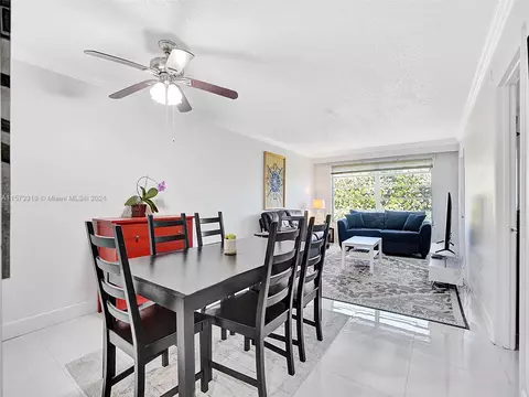7400 NW 17th St #305, Plantation, FL 33313