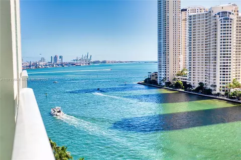 300 S Biscayne Blvd #L-1210, Miami, FL 33131
