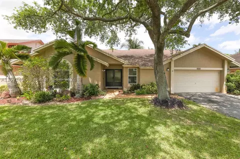 8765 SW 56th Pl, Cooper City, FL 33328