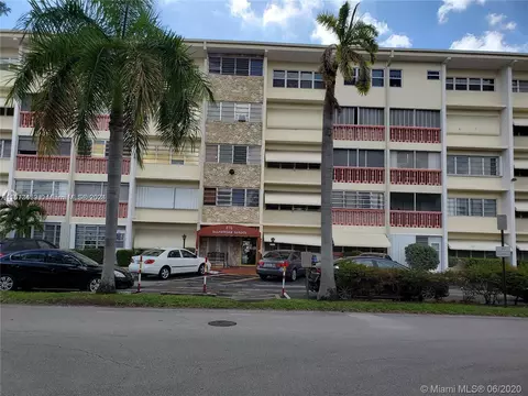 215 SE 3rd Ave #208D, Hallandale Beach, FL 33009