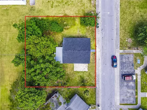 323 SW 4th Ct, Homestead, FL 33030