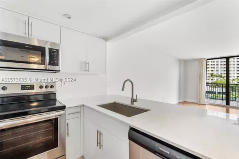 540 Brickell Key Dr #702, Miami, FL 33131