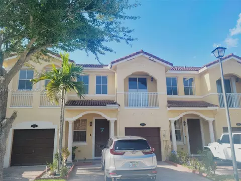 14965 SW 9th Way, Miami, FL 33194