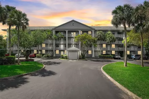 1506 Whitehall Dr #306, Davie, FL 33324