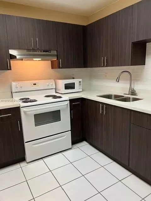 Kitchen - Undisclosed, Hialeah, FL 33012 photo 2 of 3