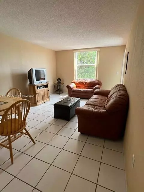 Living - Undisclosed, Hialeah, FL 33012 photo 3 of 3