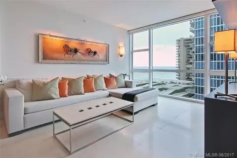 6801 Collins Ave #1111, Miami Beach, FL 33141