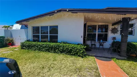 17420 SW 118th Pl, Miami, FL 33177
