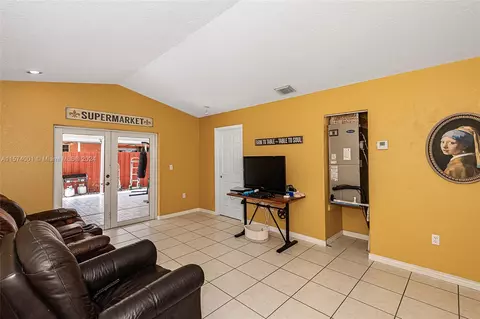 Living - 3548 W 73rd Ter, Hialeah, FL 33018 photo 1 of 3