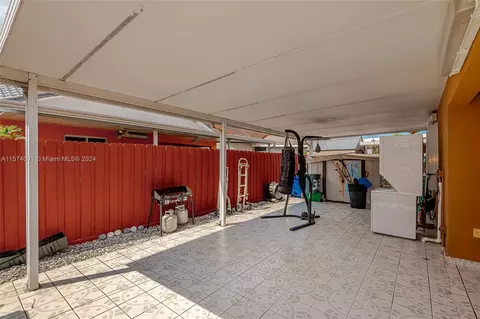 Exterior - 3548 W 73rd Ter, Hialeah, FL 33018 photo 3 of 4