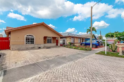 Exterior - 3548 W 73rd Ter, Hialeah, FL 33018 photo 2 of 4