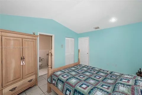 Bedroom - 3548 W 73rd Ter, Hialeah, FL 33018 photo 1 of 4