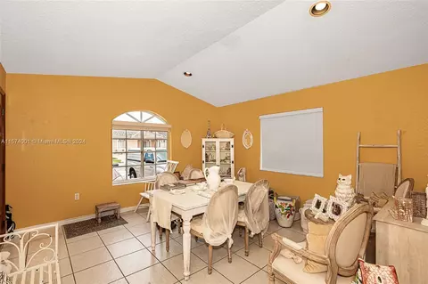 Dining - 3548 W 73rd Ter, Hialeah, FL 33018 photo 2 of 3