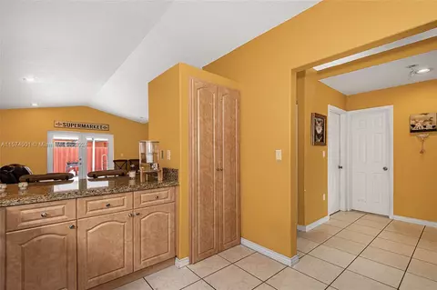 Kitchen - 3548 W 73rd Ter, Hialeah, FL 33018 photo 3 of 5