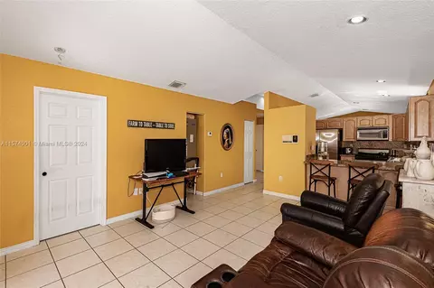 Living - 3548 W 73rd Ter, Hialeah, FL 33018 photo 3 of 3