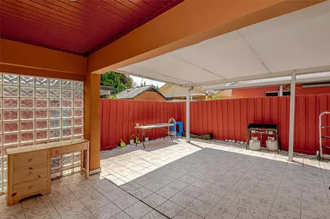 Exterior - 3548 W 73rd Ter, Hialeah, FL 33018 photo 4 of 4