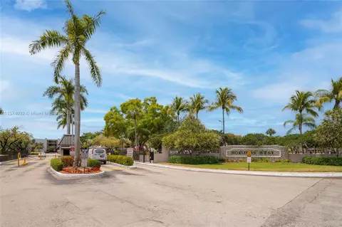 8760 SW 133rd Ave Rd #215, Miami, FL 33183