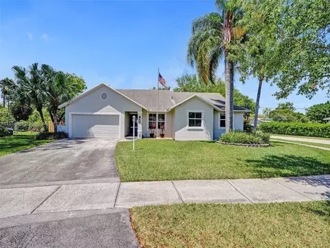 18720 SW 89th Rd, Cutler Bay, FL 33157