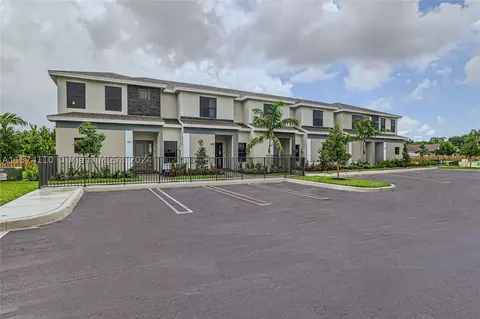 425 NE 1st Dr, Florida City, FL 33034