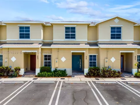 449 NE 5th Way, Florida City, FL 33034