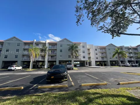 8240 SW 210th St #112, Cutler Bay, FL 33189